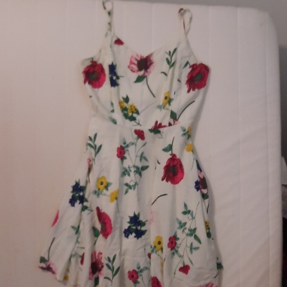 Old Navy Dresses & Skirts - Floral Old Navy Sundress